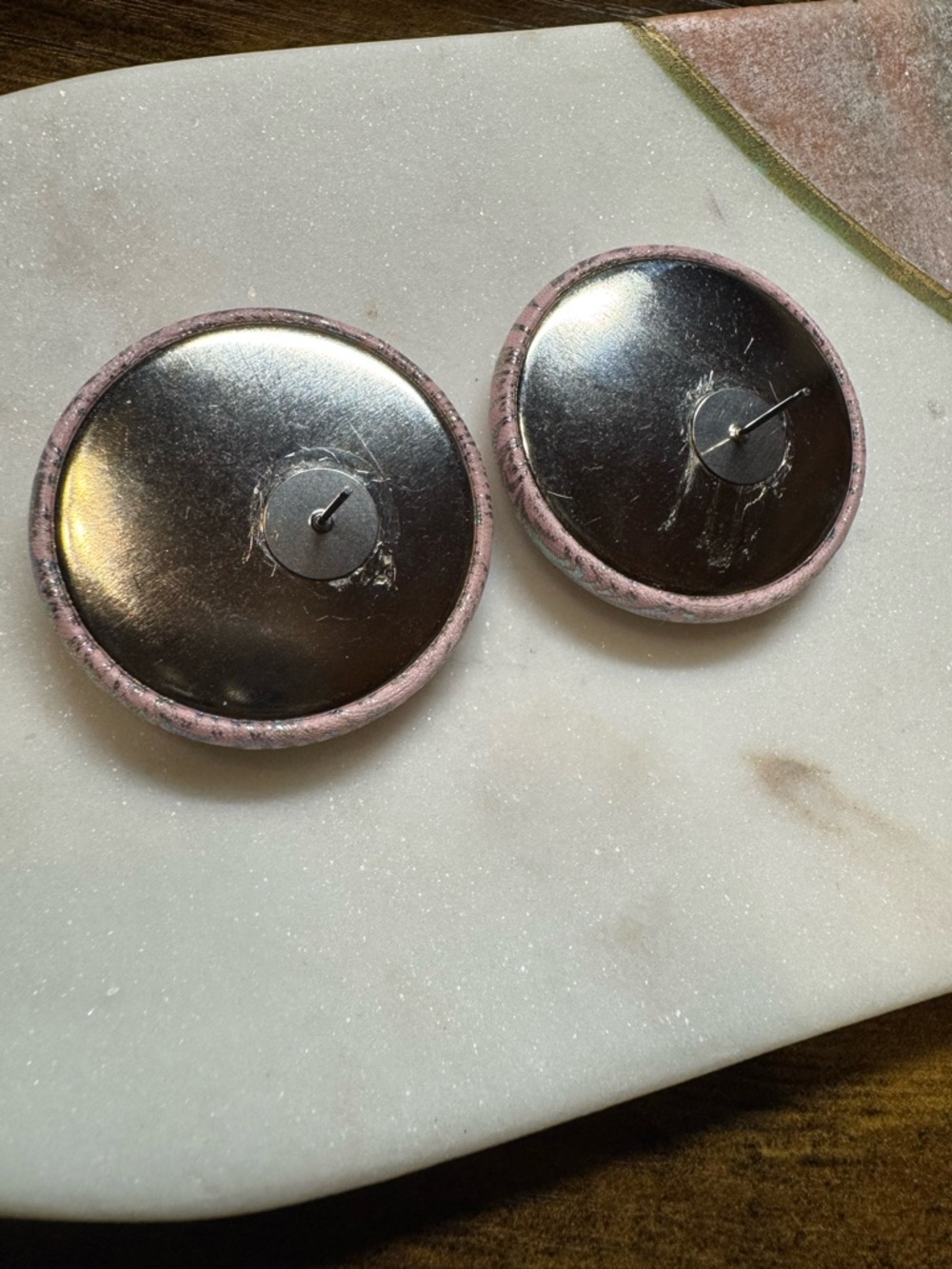 Vintage Pink & Silver Marbled Button Earrings – Retro Statement Studs - Picture 4 of 6